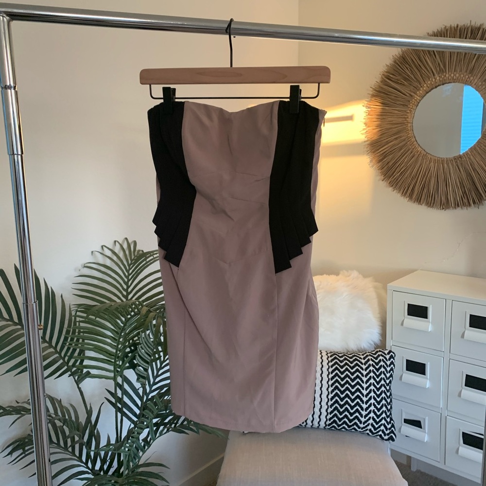 🪴$5/25🪴 Strapless Tan + Black Color Block Mini Dress Forever 21 Small